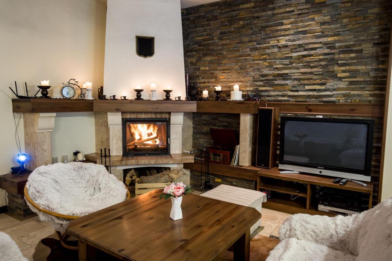 River Retreat 호텔 Lotrioara 외부 사진