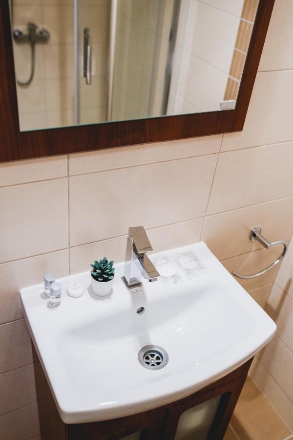 River Retreat 호텔 Lotrioara 외부 사진