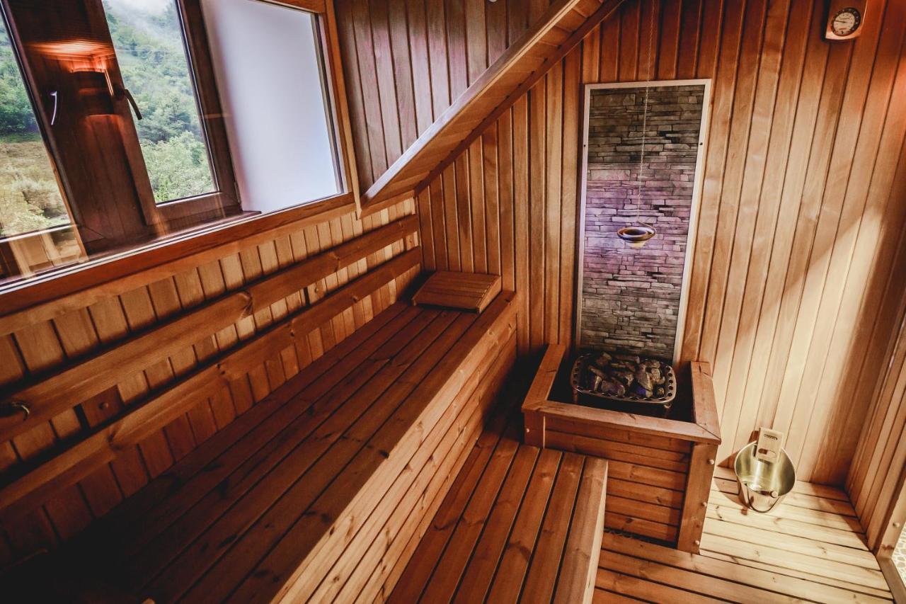 River Retreat 호텔 Lotrioara 외부 사진