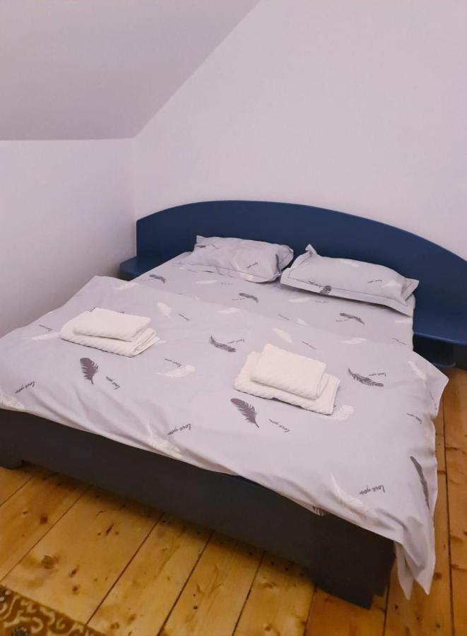 River Retreat 호텔 Lotrioara 외부 사진